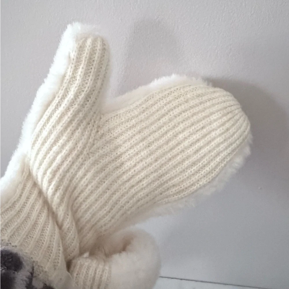 House of Harlow 1960 Ivory Fleece Mittens